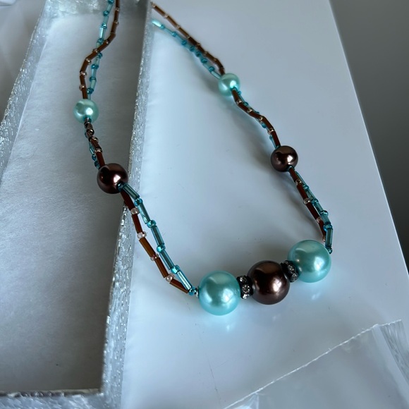 Beaded Necklace & Earrings Set - Picture 3 of 5